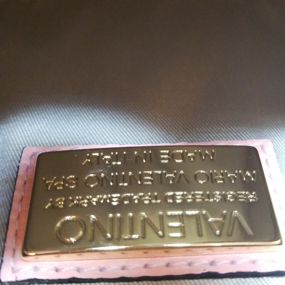 Valentino Authentic💥Brand New💥Crossover - Picture 3 of 7